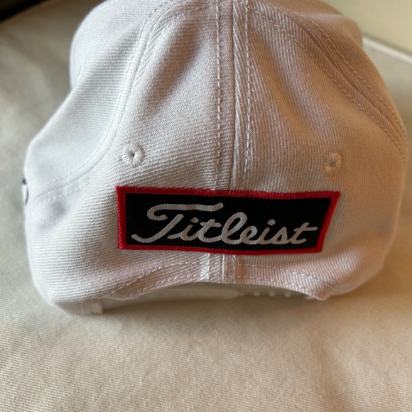 Used Titleist Pro V1 & Foot-Joy Golf Hat - White - Picture 3 of 6